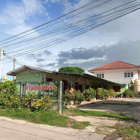 Yaijaew House Apartment Sukhothai Ngoại thất bức ảnh