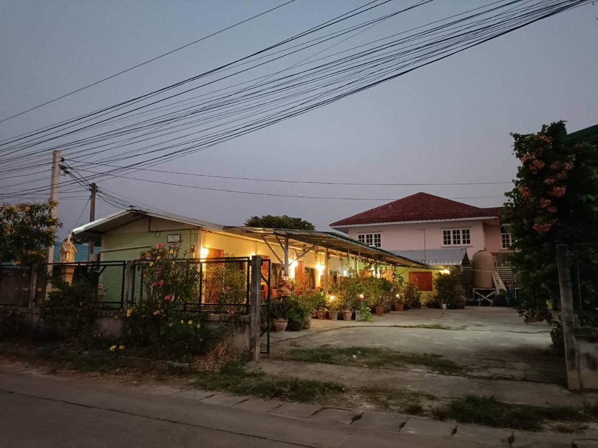 Yaijaew House Apartment Sukhothai Ngoại thất bức ảnh